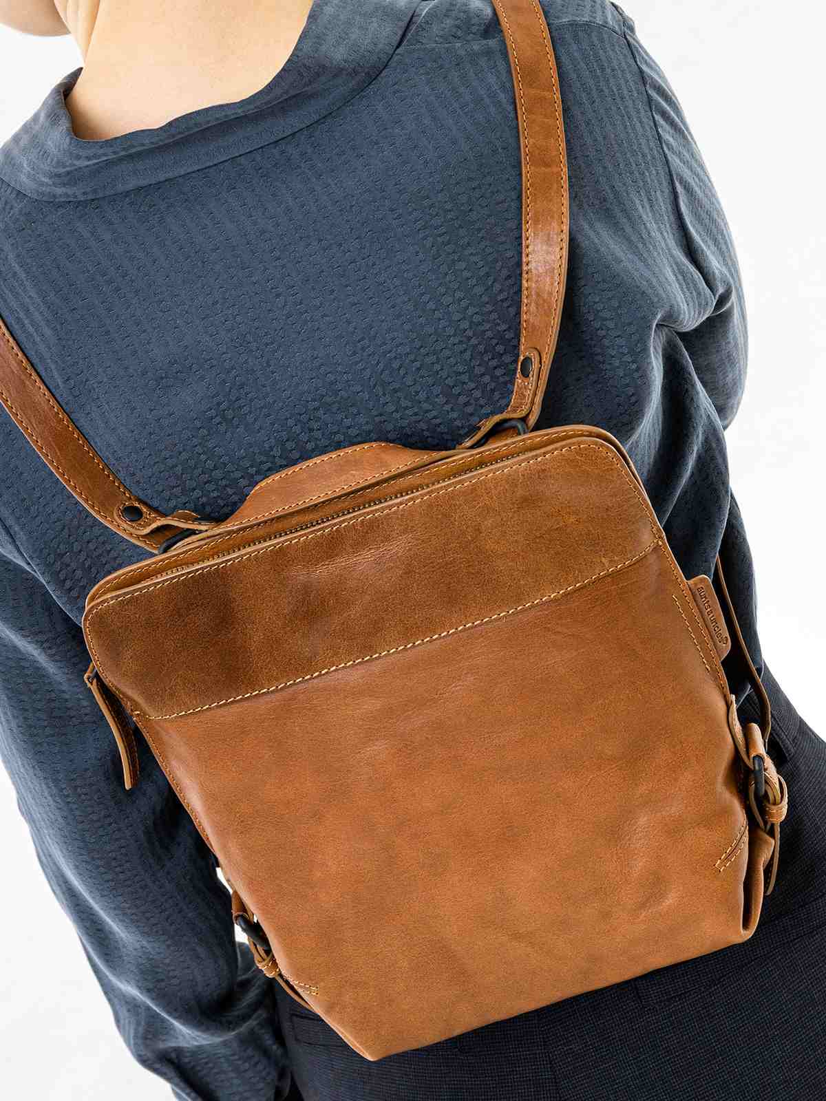 2in1 Lederrucksack / Tasche Mrs. Crumble Cookie caramel 2in1 Lederrucksack / Tasche Mrs. Crumble Cookie caramel