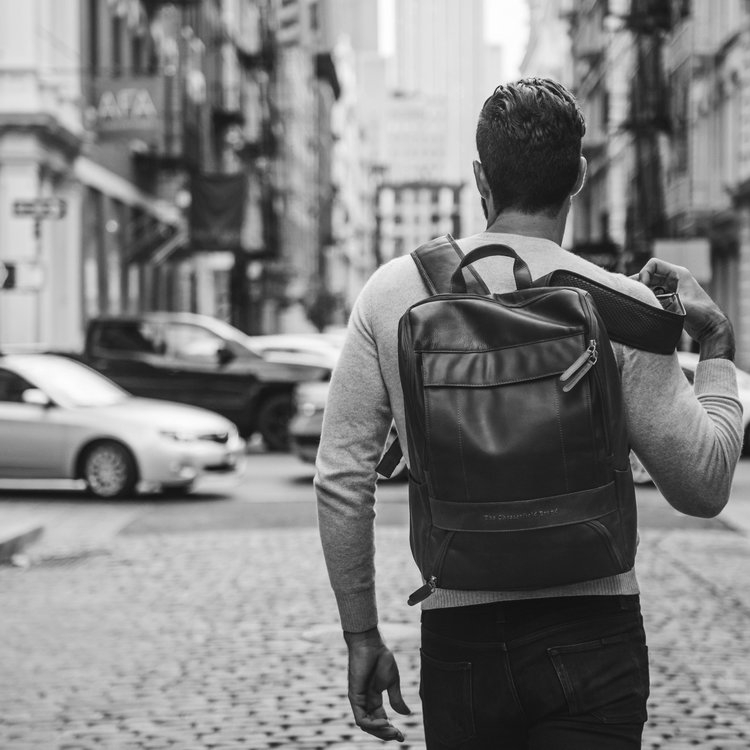 The Chesterfield Brand Lederrucksack Rich 15" schwarz, Feature-Bild