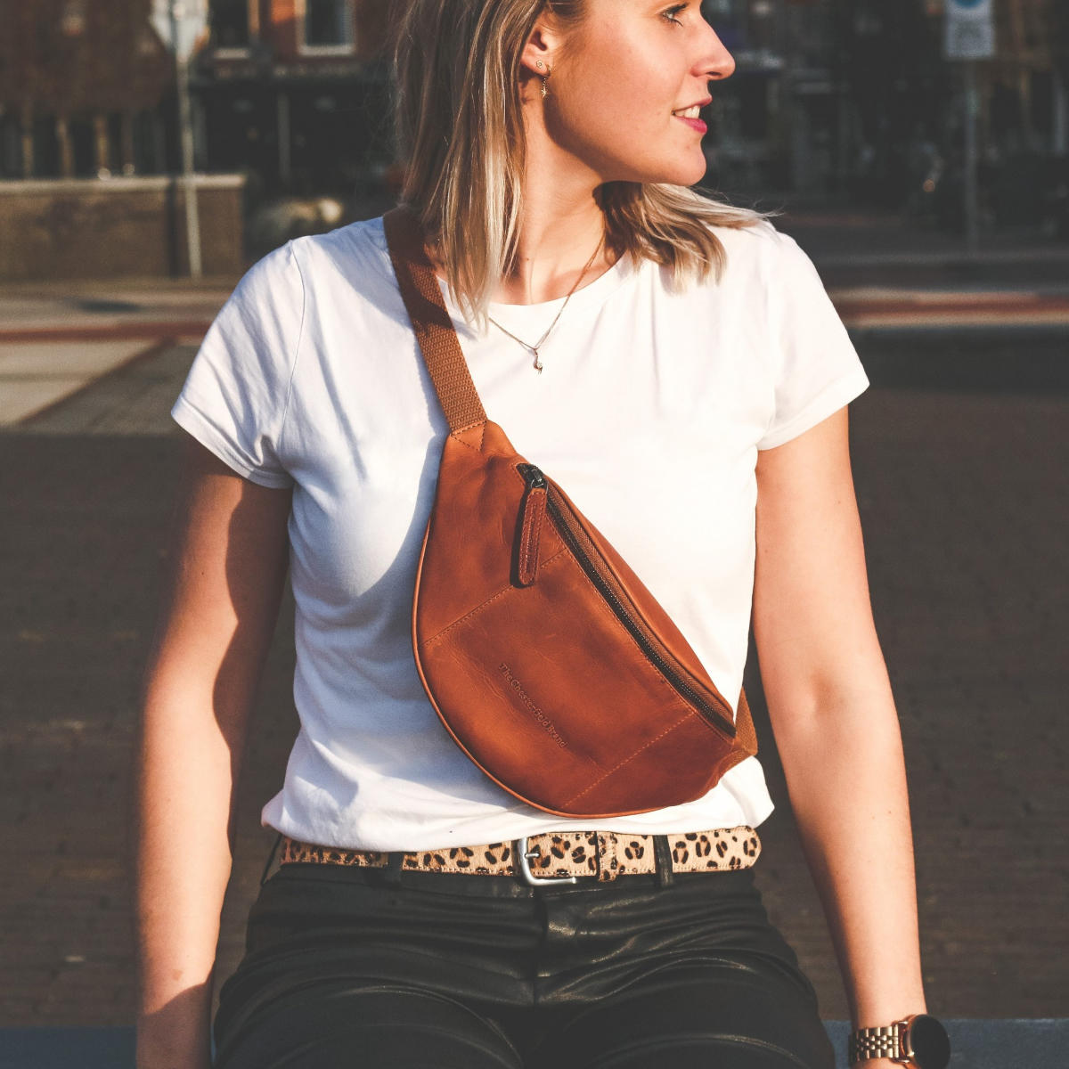 The Chesterfield Brand Gürteltasche Leder Eden cognac, Feature-Bild
