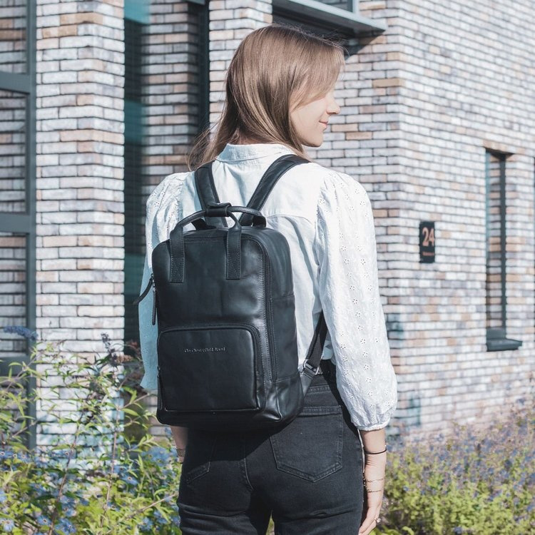 The Chesterfield Brand Lederrucksack Danai schwarz, Feature-Bild