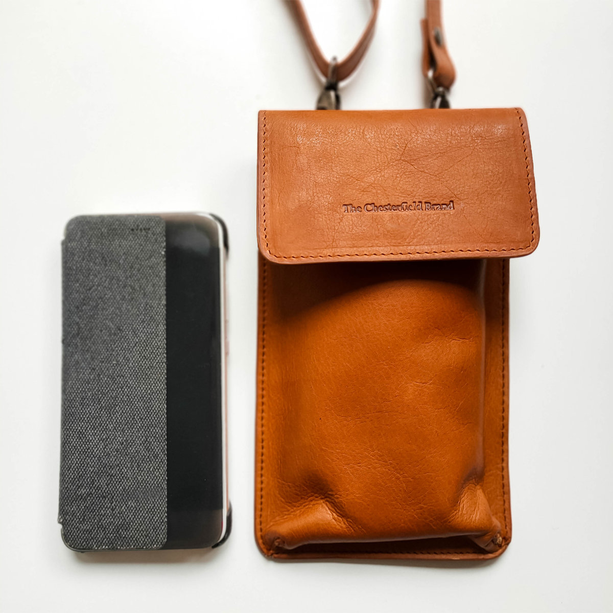 The Chesterfield Brand Handytasche Leder Andrea cognac, Feature-Bild