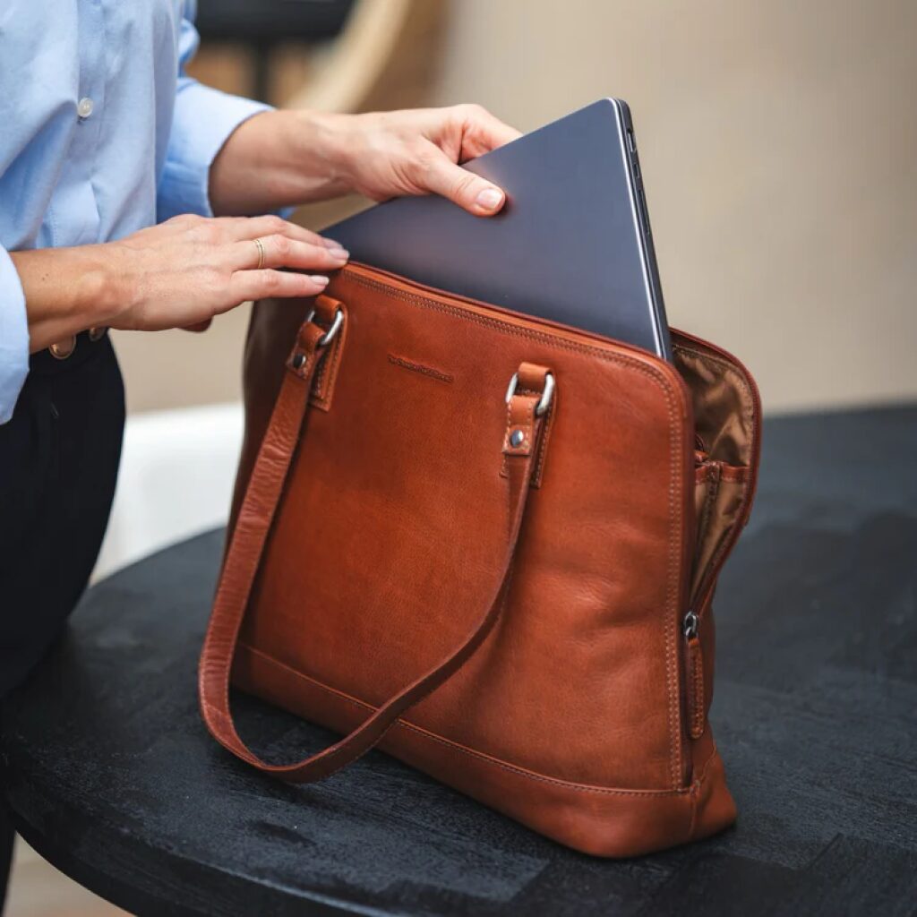 The Chesterfield Brand Leder Schultertasche Selvino cognac, Hauptbild 2